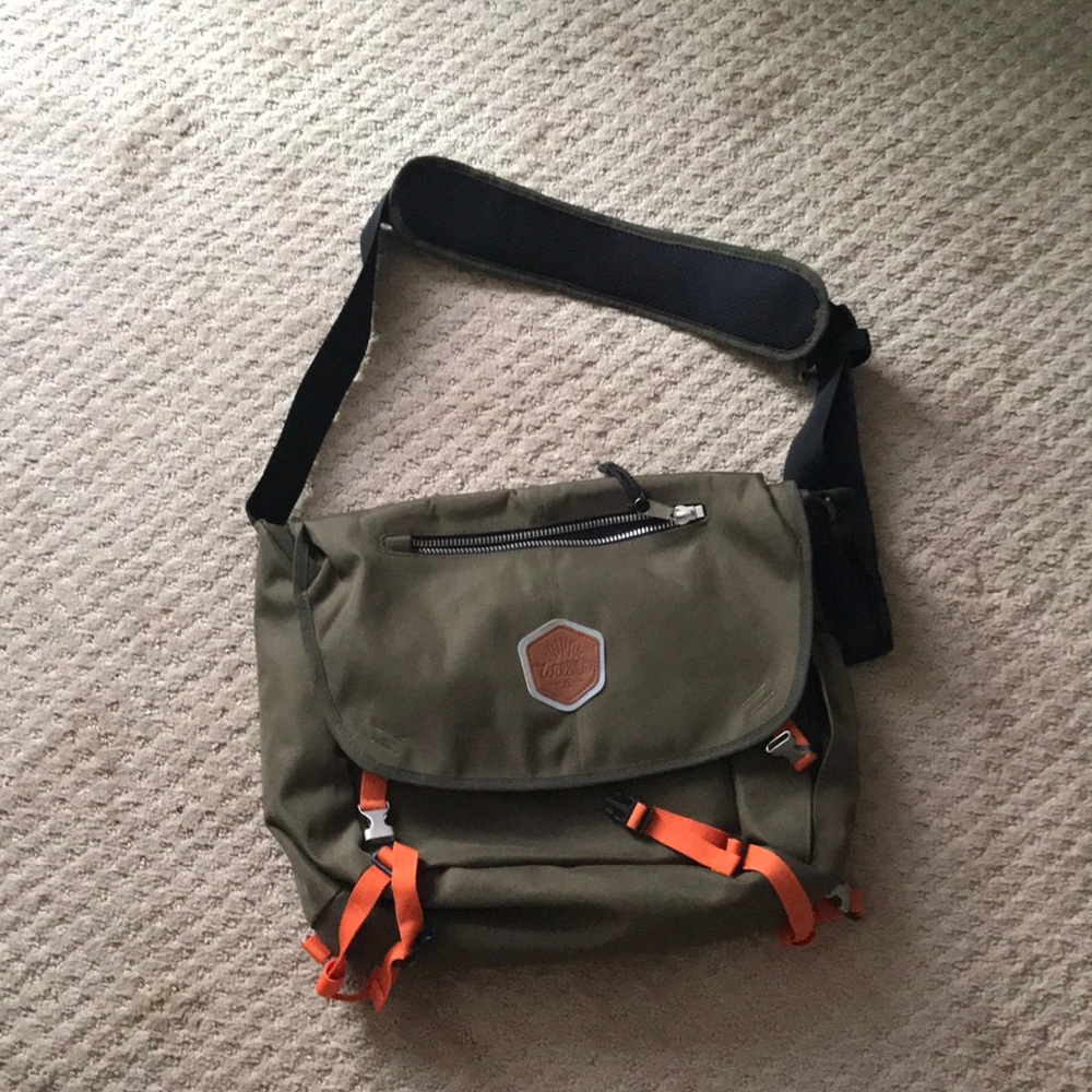 Wilder and sons commuter bag (never used)